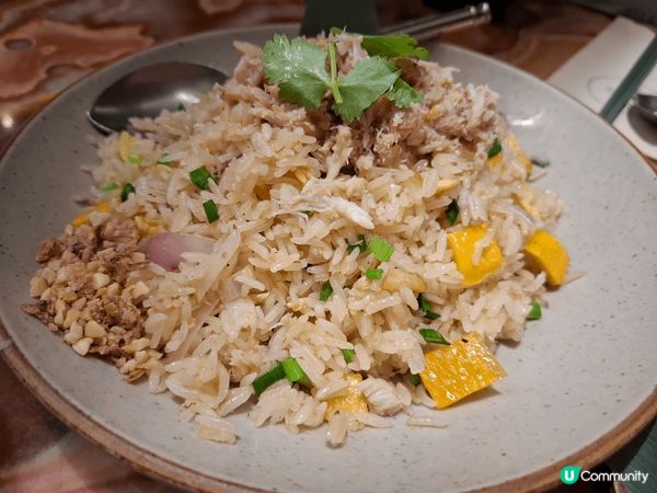 這間泰國餐廳的食物很美味，今天3人行，點了一個二人套餐加一個...