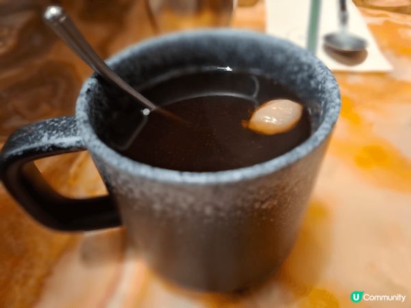 這間泰國餐廳的食物很美味，今天3人行，點了一個二人套餐加一個...