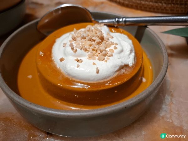 這間泰國餐廳的食物很美味，今天3人行，點了一個二人套餐加一個...