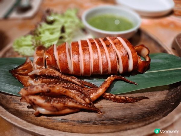 這間泰國餐廳的食物很美味，今天3人行，點了一個二人套餐加一個...