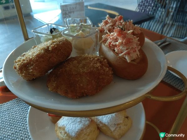 最愛品嚐下午茶嘅我，感到非常幸福。這個酒店下午茶無論是鹹㸃或...