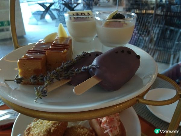 最愛品嚐下午茶嘅我，感到非常幸福。這個酒店下午茶無論是鹹㸃或...