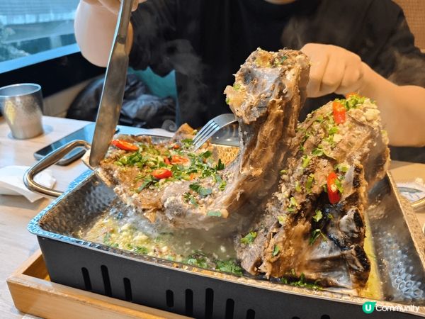 今天晚餐，我們選擇了熟悉的《咖吔》，因為這裡有一道讓我們念念...