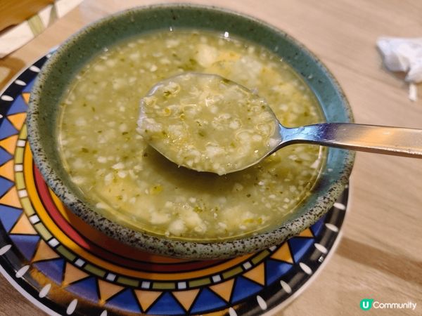 今天晚餐，我們選擇了熟悉的《咖吔》，因為這裡有一道讓我們念念...