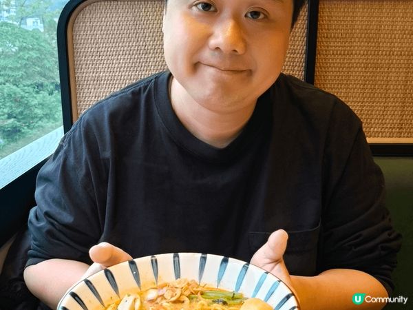 今天晚餐，我們選擇了熟悉的《咖吔》，因為這裡有一道讓我們念念...