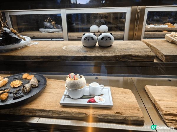 這是海洋公園內的美食推介，可愛的熊貓造型美食，讓你捨不得吃！...