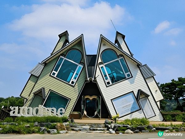 江華島Amoene Cafe以傾斜建築設計而聞名，吸引無數人...