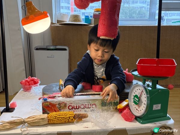 屯門童亮館玩自由遊戲讓小朋友沒有規限自由探索，還不時轉主題，...