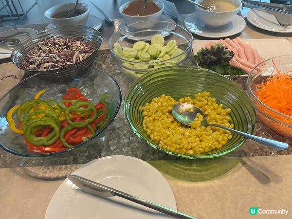 The breakfast buffet in 深圳，非常多...