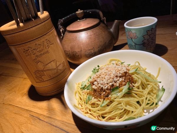 在深圳，如果想吃牛蛙的必然去蛙小俠試試，它做的牛蛙太好吃，辣...