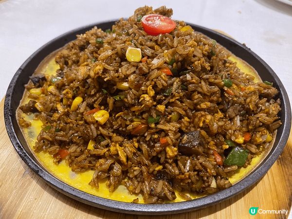 這間是位於深圳的俄士廚房，鄰近火車站，最吸引我是它美輪美奐的...