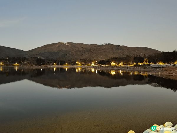 迪欣湖那景色，簡直美，湖水藍得跟藍寶石一樣，看得人心曠神怡。...