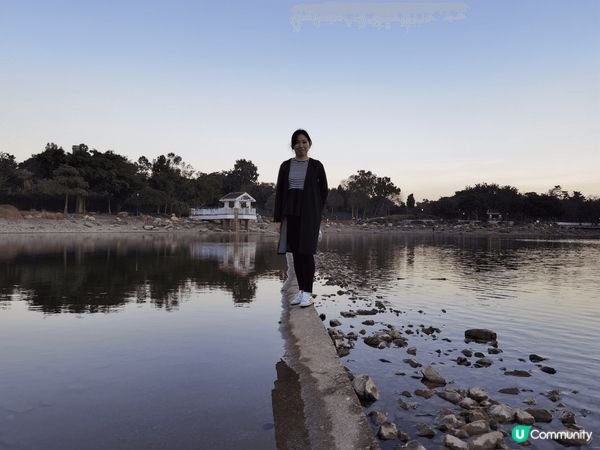 迪欣湖那景色，簡直美，湖水藍得跟藍寶石一樣，看得人心曠神怡。...