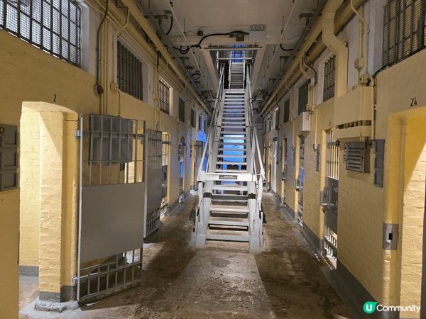 大館，是舊中區警署，為香港法定古蹟，建築具維多利亞時代風格及...