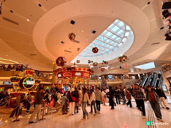 九龍圓方交通方便，只要搭地鐵到九龍站一出閘就到達。那裏地方寬...