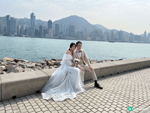 我在西九影婚紗相，那裏非常漂亮，有香港著名的維多利亞港景和一...
