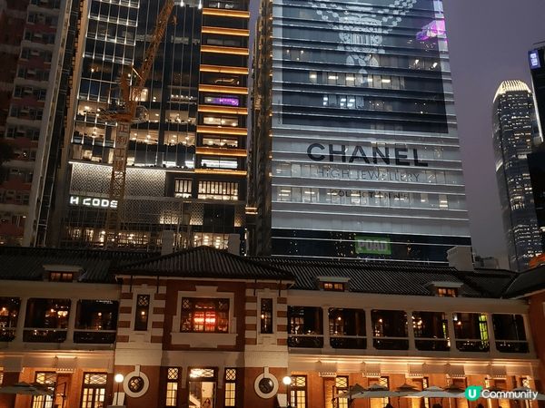 我以往都有去過中環大館參觀，但通常是白天，今次夜遊大館，反而...