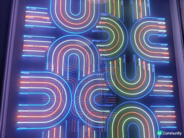 我以往都有去過中環大館參觀，但通常是白天，今次夜遊大館，反而...