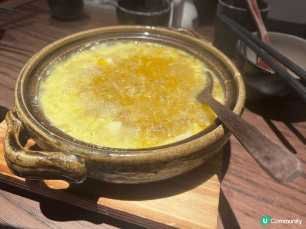 深圳吃蟹三寶，全店以食蟹為主題，蟹煲仔飯4種蟹混合在熱辣辣的...