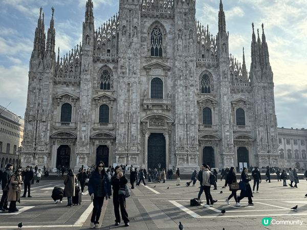 意大利五漁村同米蘭大教堂。五漁村係世界文化遺產兼國家公園，環...