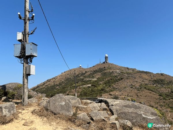 朝早在川龍飲完茶之後行上大帽山，天清氣朗！😎唔難行路亦唔算斜...