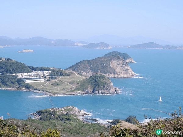西貢區最南端的島嶼東龍島，島上面有多個著名景點，而我覺得值得...