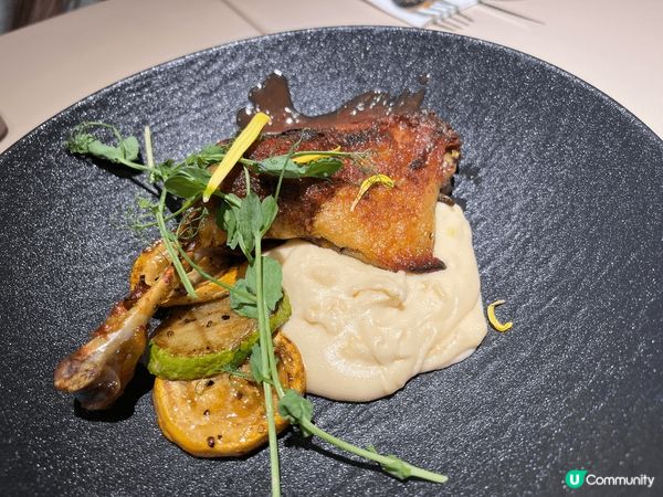 半自助餐緊係要嚟呢間🤩有餐湯，可以自己揀半自助前菜，主餐，仲...