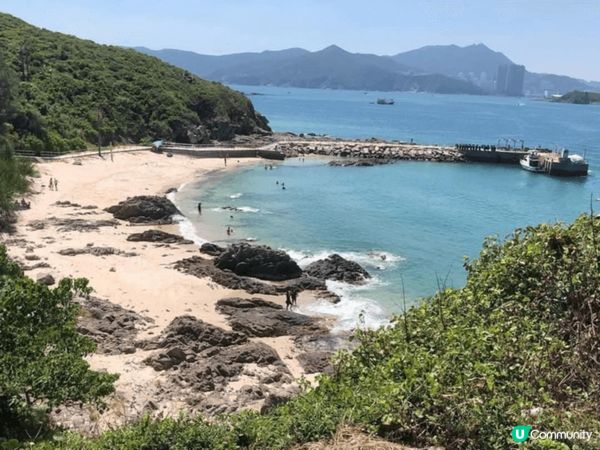 東龍洲燈塔景觀開揚，空氣清新，望住一望無際的海灘，感覺心擴神...