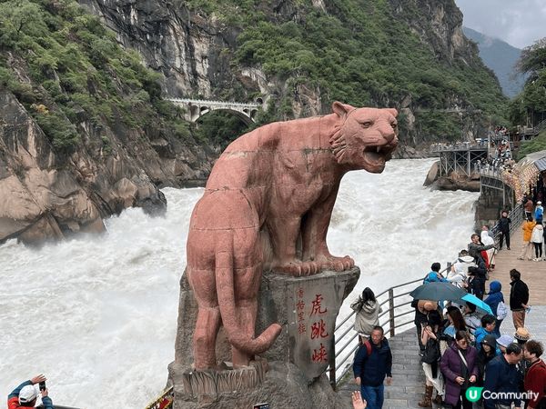 近期先雲南虎眺崖和深圳歡樂海岸打卡相