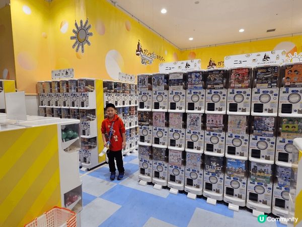 去日本旅行，小朋友最鐘意扭蛋，價錢比香港平，款式又多，用嚟做...