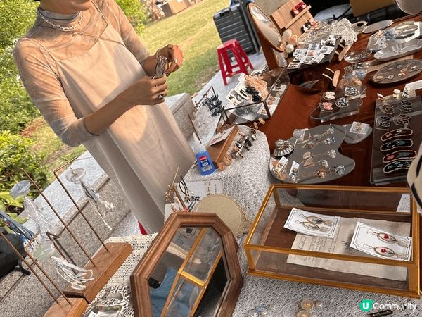 幸運地遇上市集，市集上有好多不同而有特色精美的當地手工藝品，...