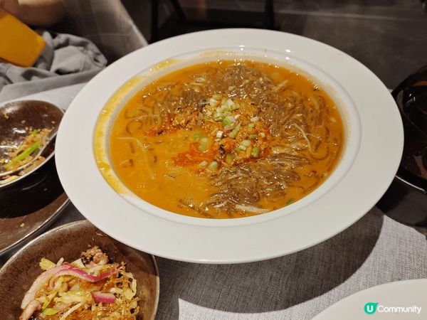 周末和同事到深圳走走，晚餐選了《食川非川》。菜單以川式為主，...