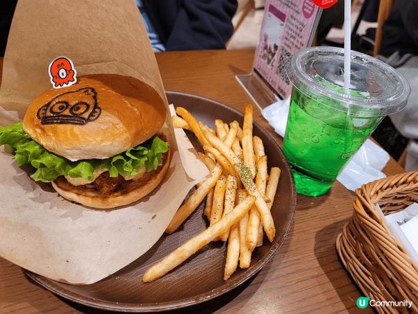 今年2月頭日本池袋之旅去咗Sanrio Cafe食嘢打卡，漢...