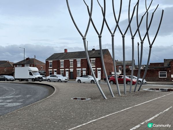 去咗英國曼城旅行，三月係一個非常好嘅季節，天氣好有櫻花天氣溫...