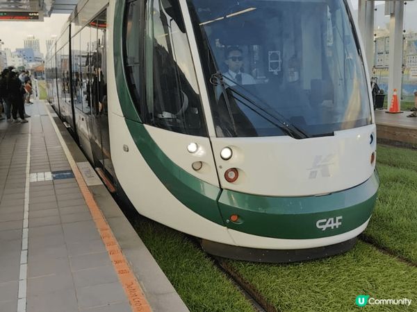 台灣高雄市雖然地方不及台北市大，但玩樂景點也有很多的。我推介...