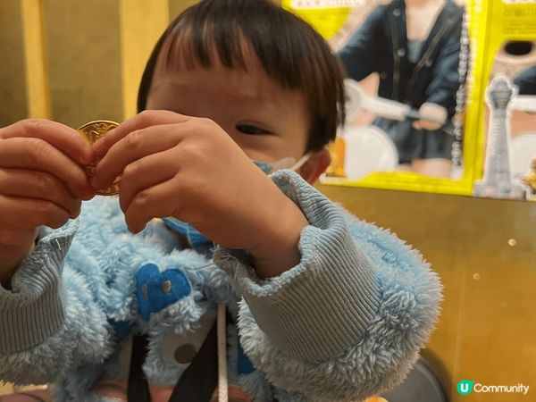 新年同呀仔去大阪玩～估唔到佢咁鐘意⋯扭蛋😂😂扭晒表姐鐘意嘅水...