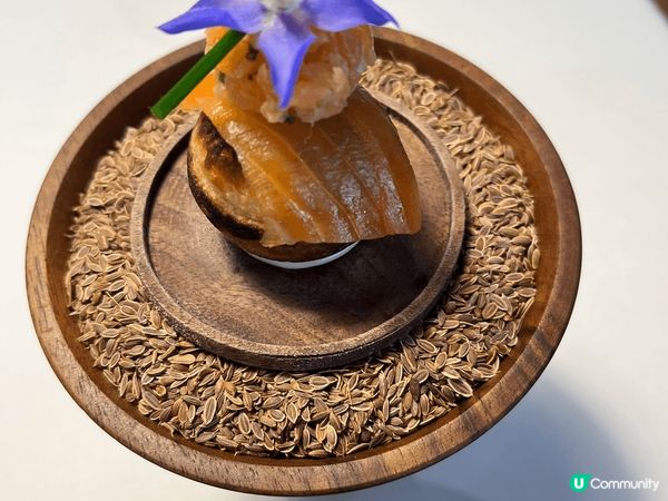 Embla 香港少見的北歐菜，位於上環差館上街。小菜以海鮮及...