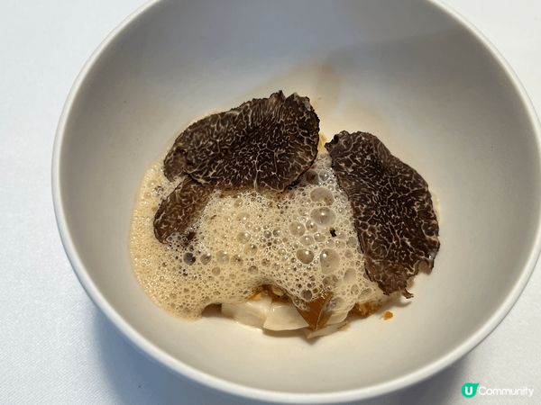 Embla 香港少見的北歐菜，位於上環差館上街。小菜以海鮮及...