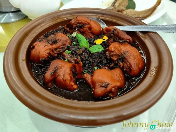 和朋友們聚舊，在 羅湖商業城 的 滿上酒樓 吃粵菜。每次去粵...