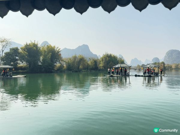我今次去桂林啦，我好推介漓江遊木筏，因為可以親身撐船而且四周...