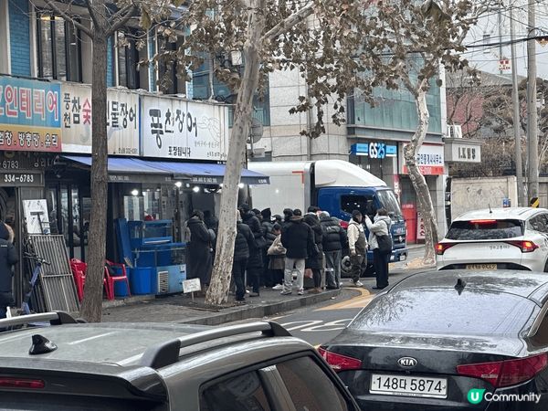 韓國首爾，在弘大的烤鰻魚店(風川鰻魚)，味道和口感非常好，而...