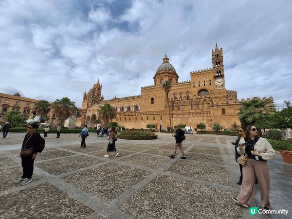 去年11月到過意大利西西里島的巴勒莫，周圍都充滿著歷史的建築...