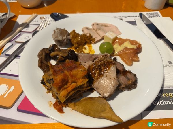 機場富豪酒店下年自助餐，海南雞飯美味，甜品精緻，熱食選擇多，...