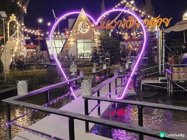 泰國之旅，吃很特色的泰國食品，很美味，環境也很清幽及有特色。...