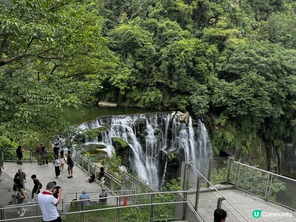 去台北玩，順便去十分瀑布走走，好靚，好壯觀，影咗好多靚相
