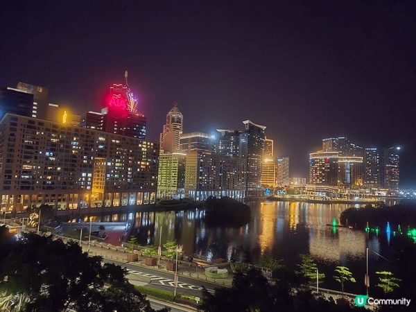 澳門除咗美食，好多景點亦值得一遊，賭場內外金碧輝煌，福隆新街...