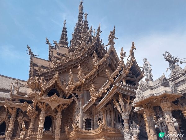 當我去到時，覺得很宏偉和莊觀，它們全是用手雕刻，手工精緻，而...