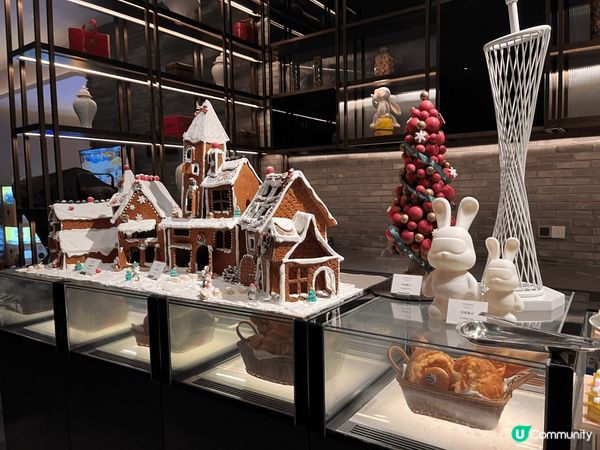 香港萬麗海景酒店萬麗咖啡室推出自助餐，食物豐富，可以仼食蟹腳...