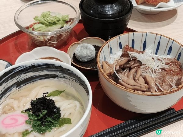 平日放工後和朋友聚餐，晚餐時段不用等位，自助網上下單，主食豐...