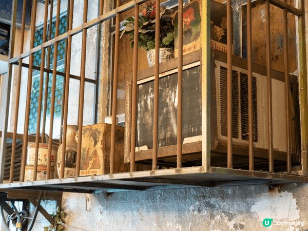 深圳的文和友最著名的，就是復刻昔日九龍城寨的感覺，大廈外牆和...